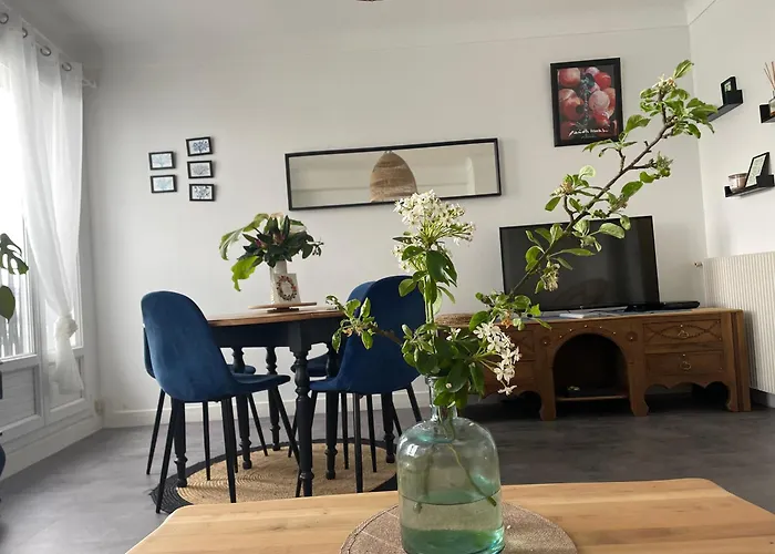 Chez Stella